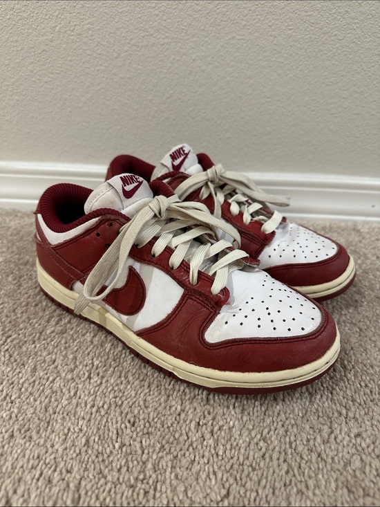 Nike Shoes - Nike Dunk Low - Maroon/White